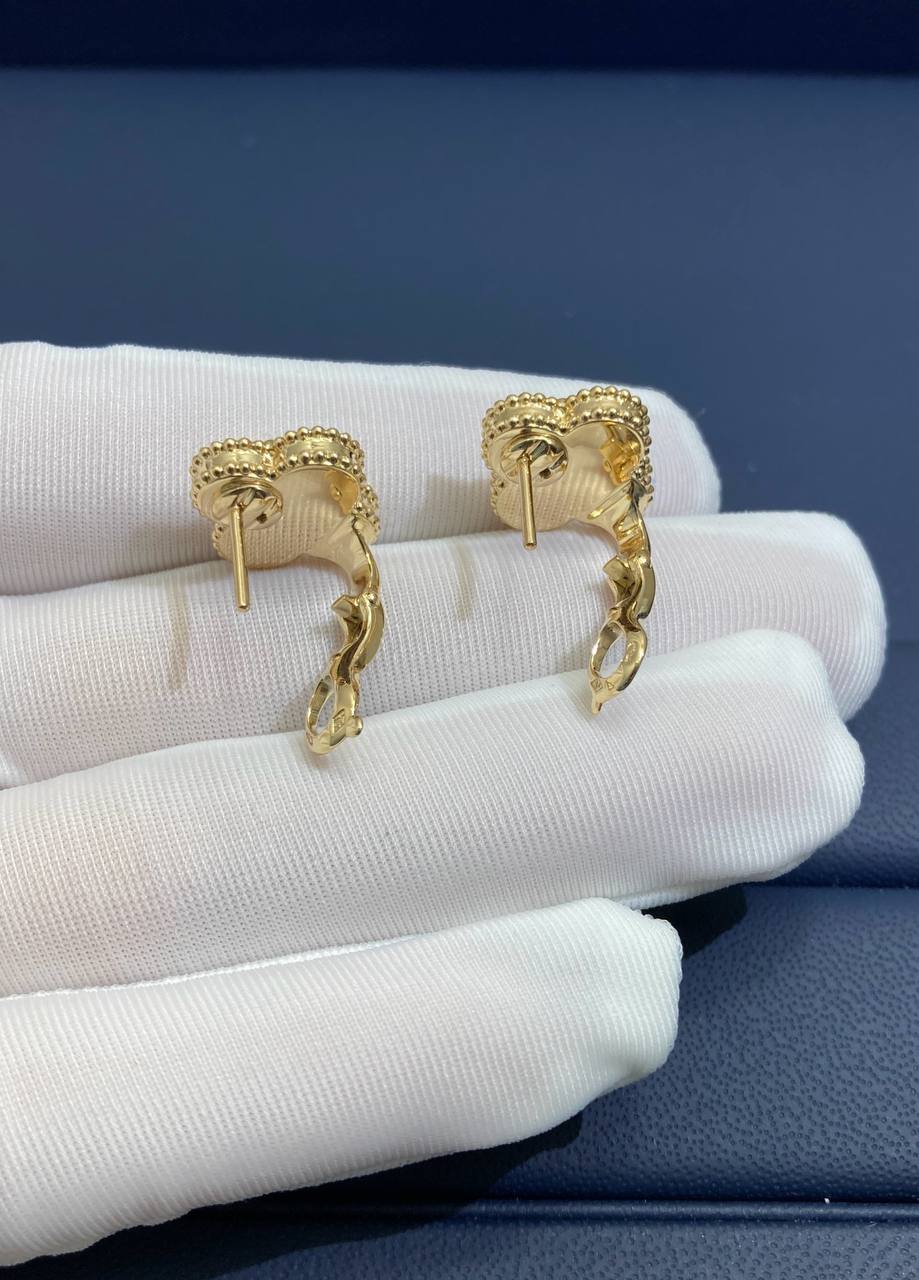 VC Guilloche earrings 15mm