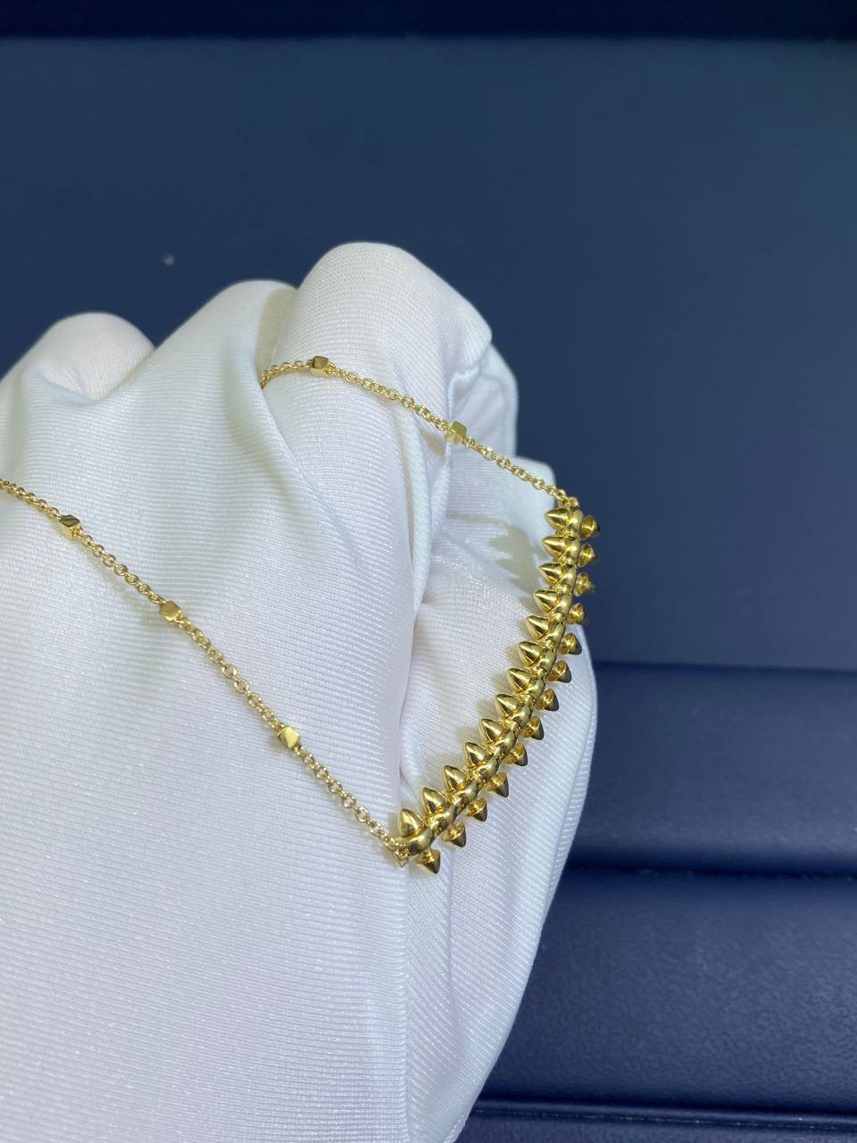 Clash pendant