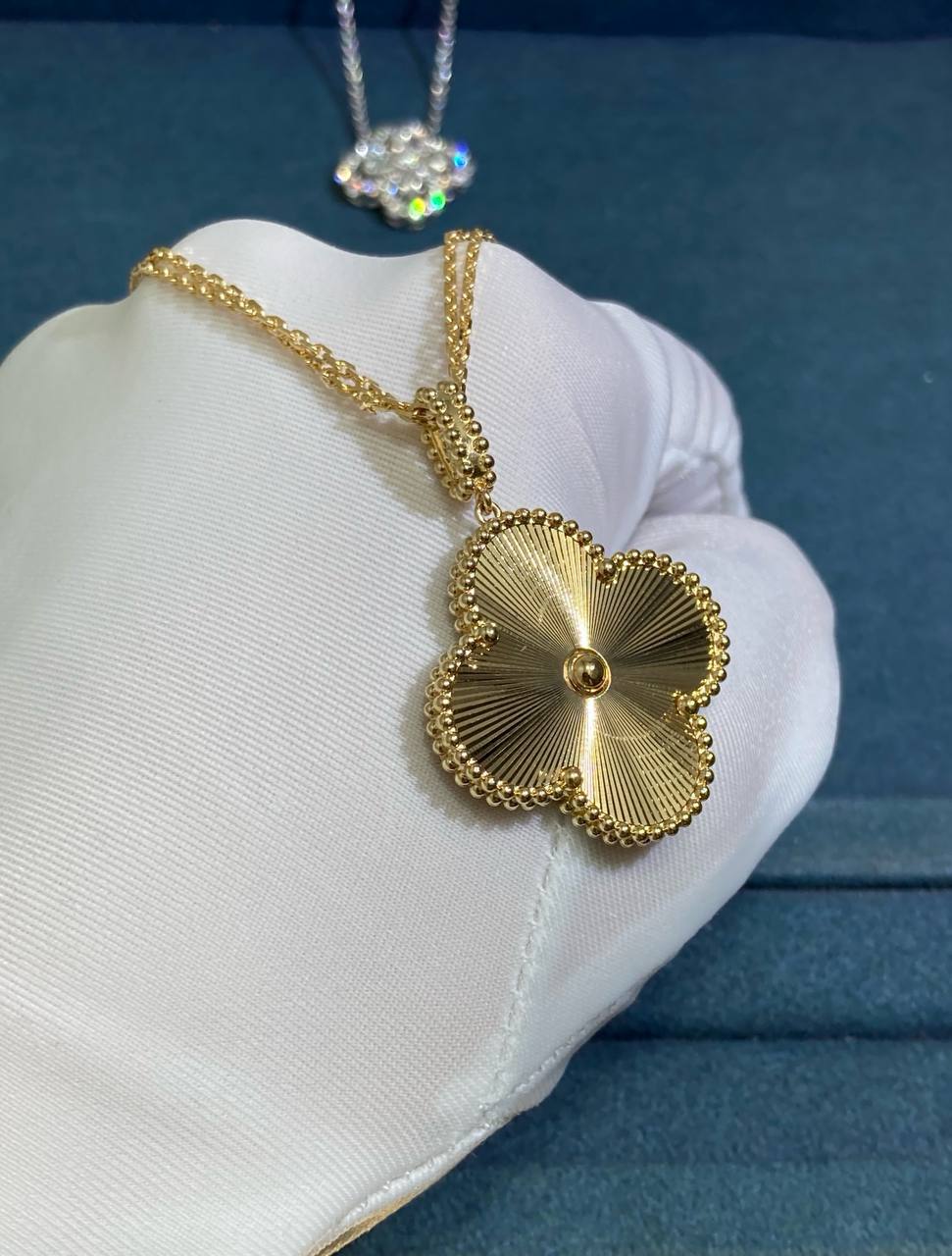 VC Guilloche pendant, Large model