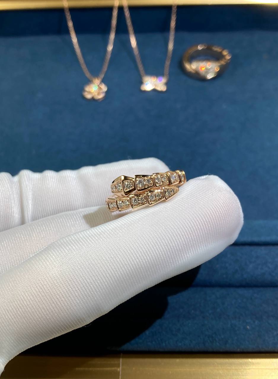 Serpenti full pave diamond ring, Small model
