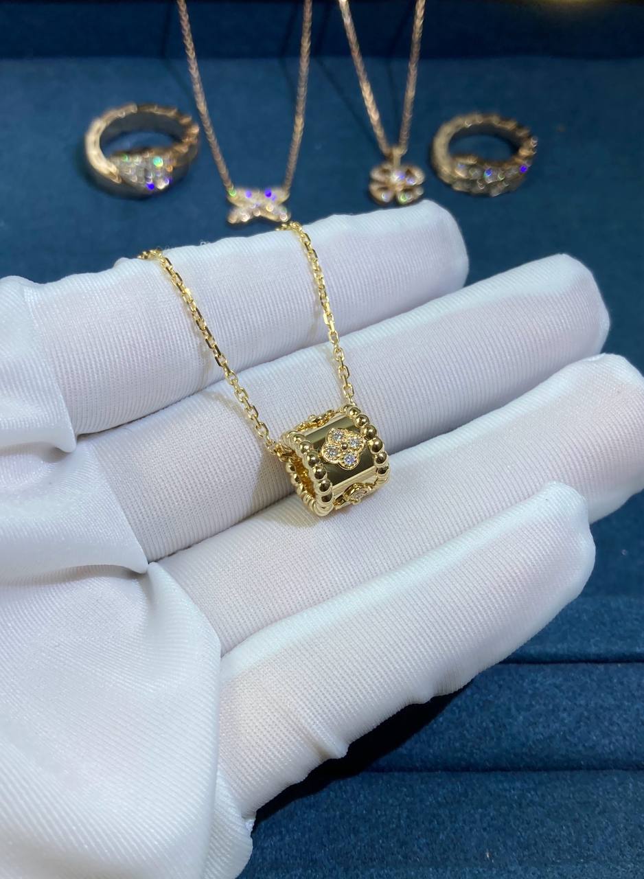 VC pendant with diamonds