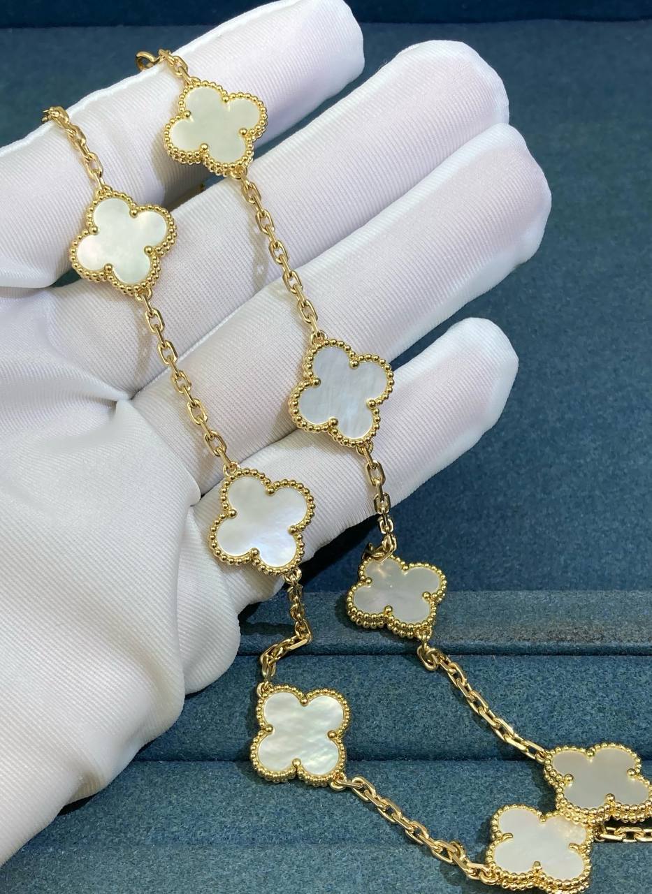 VC 10 motif white Mother-of-Pearl necklace