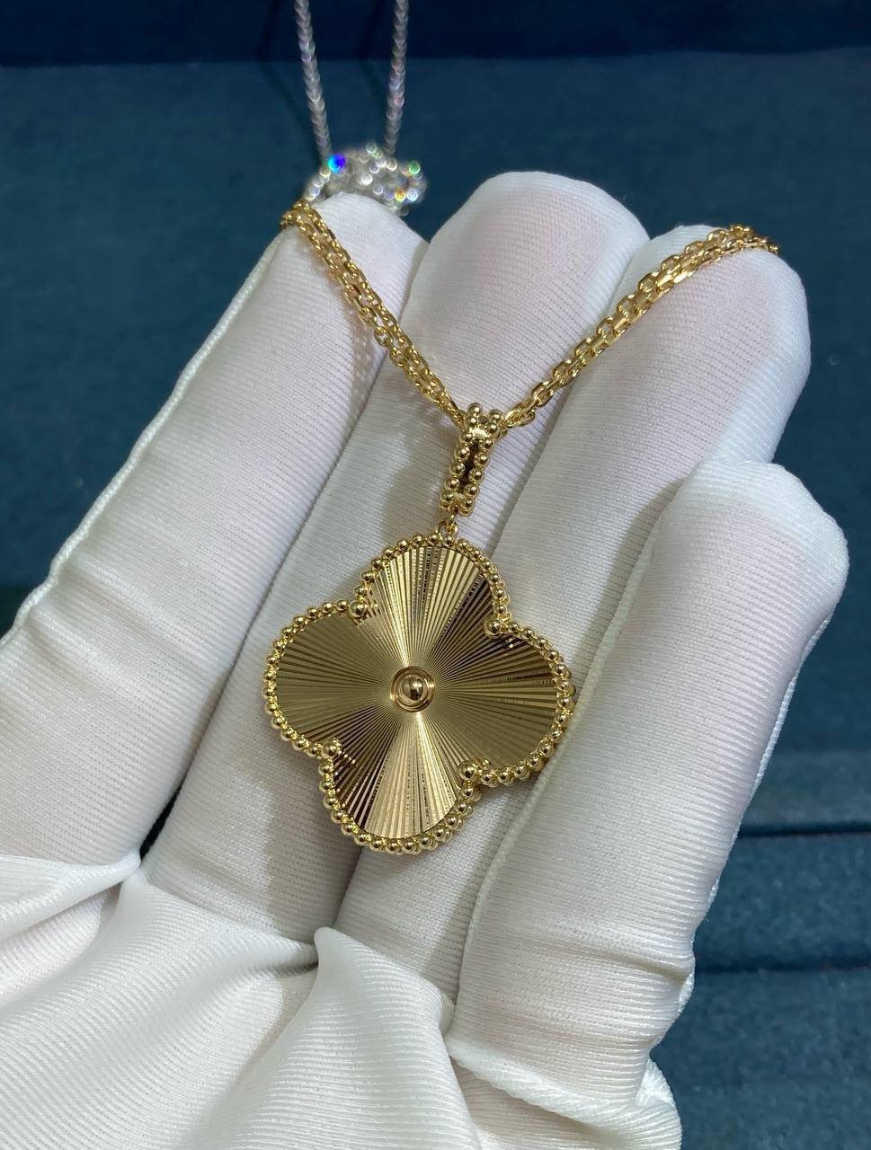VC Guilloche pendant, Large model