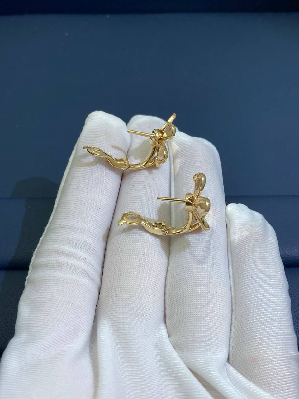 VC Floral earrings with diamonds, Small model