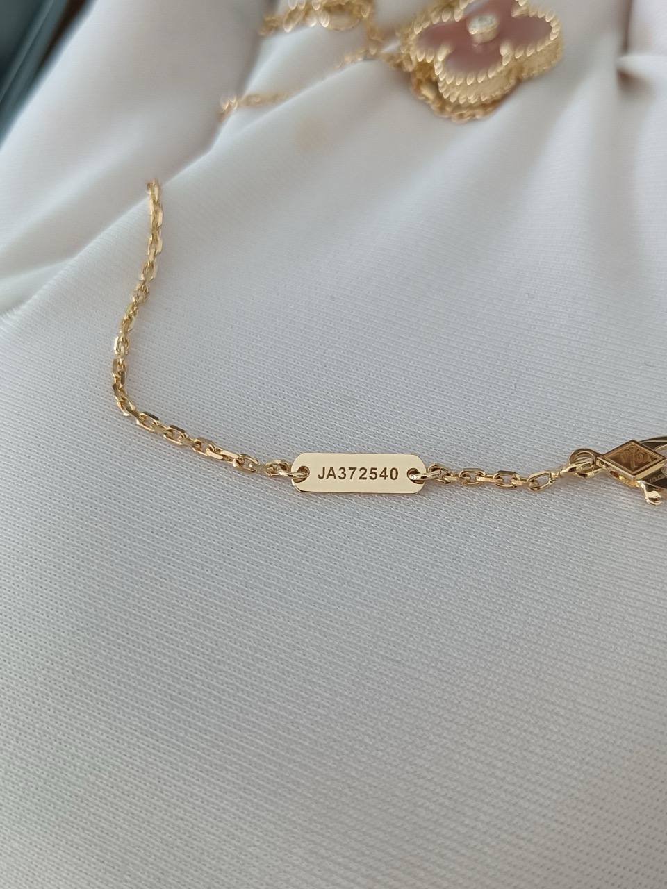 VC Mother-of-pearl Holiday pendant