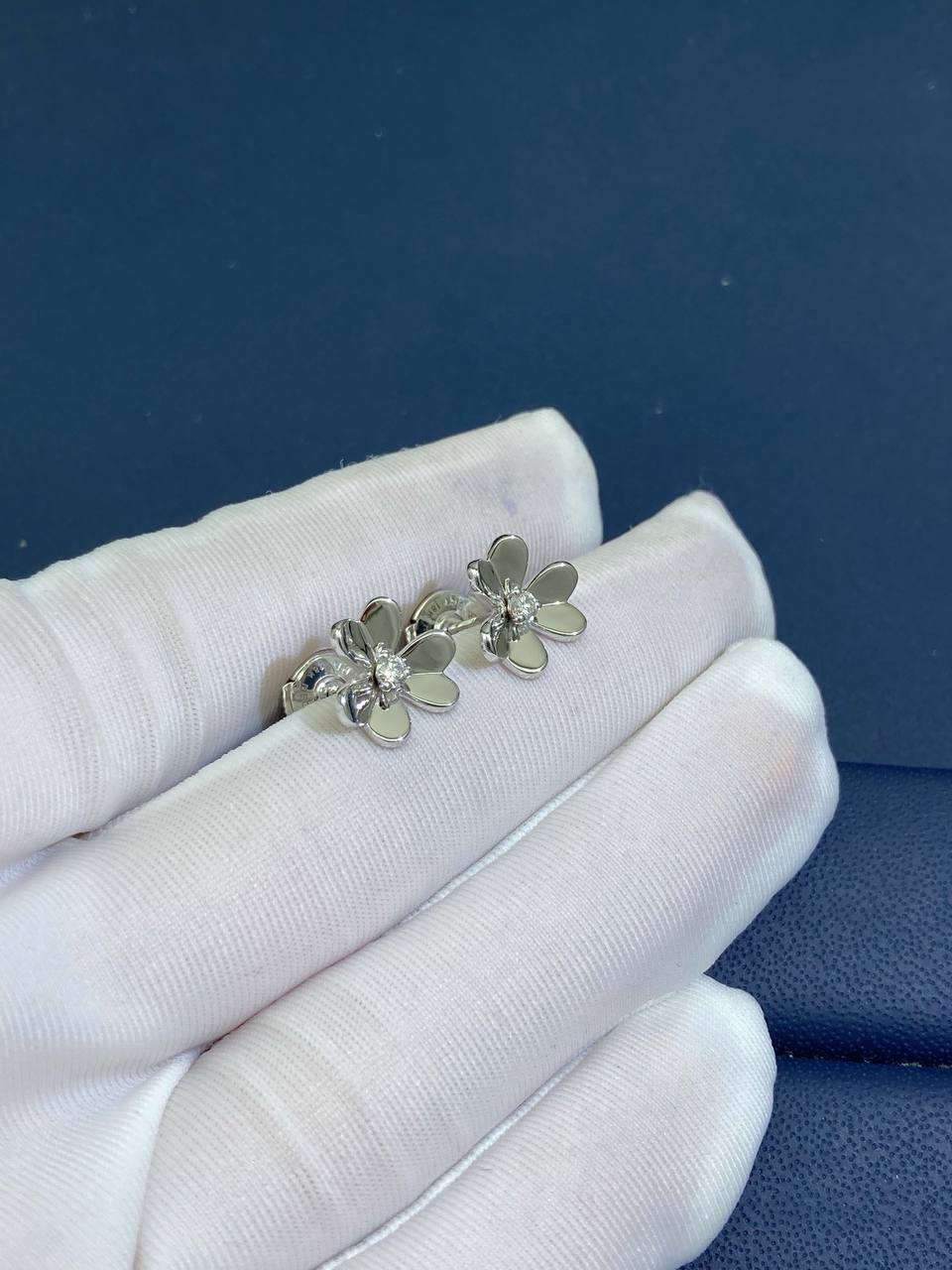 VC floral earrings with 2 diamonds, Mini model