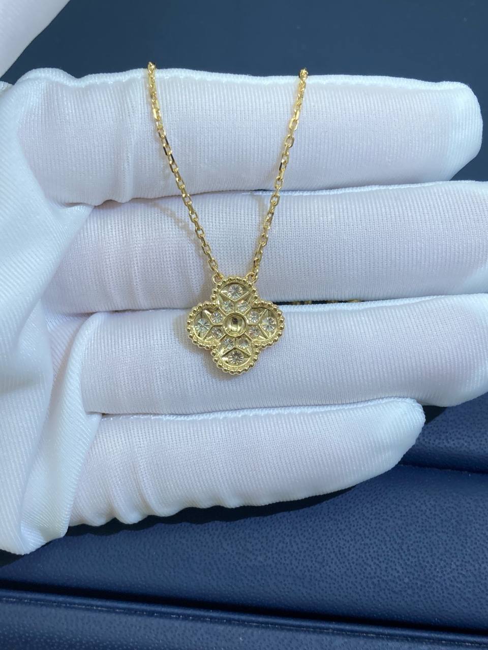 VC full pave diamond pendant