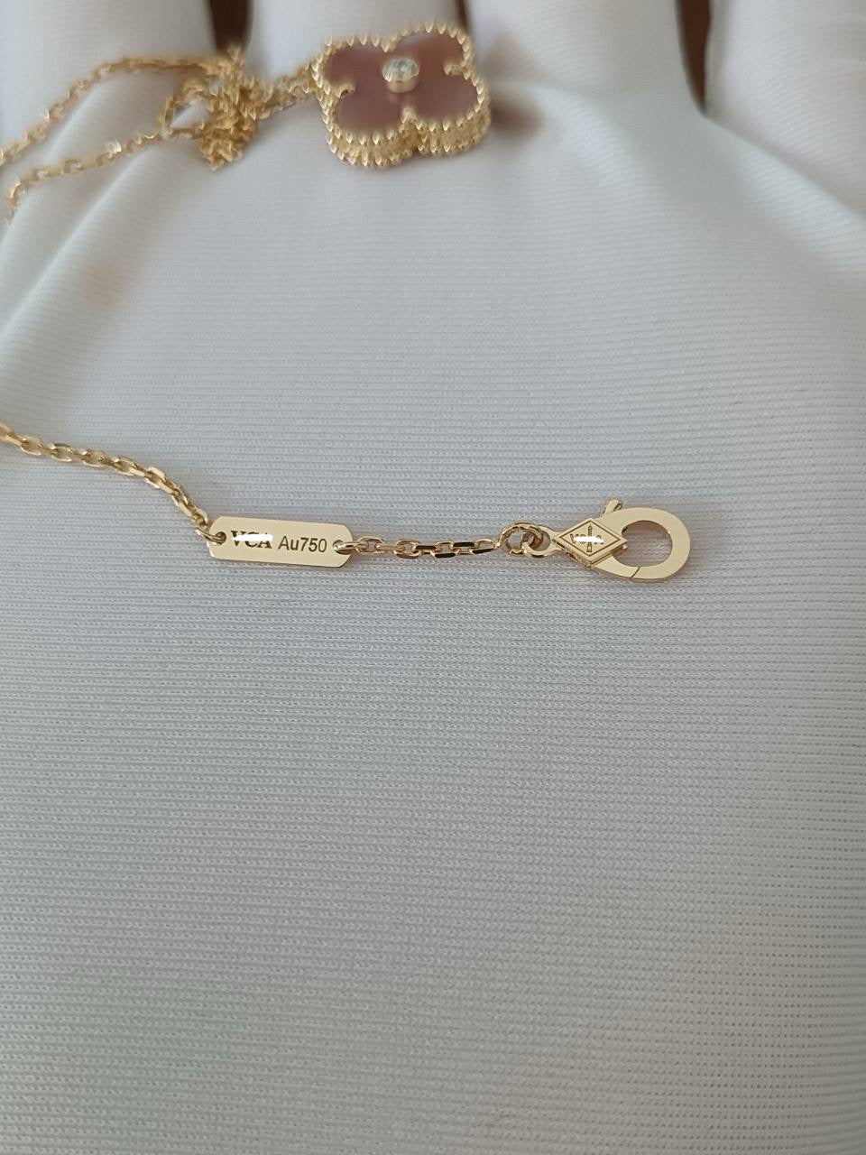 VC Mother-of-pearl Holiday pendant