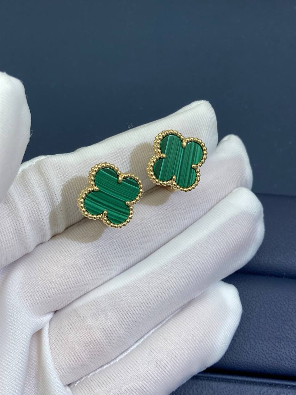 VC Malachite earrings 15mm