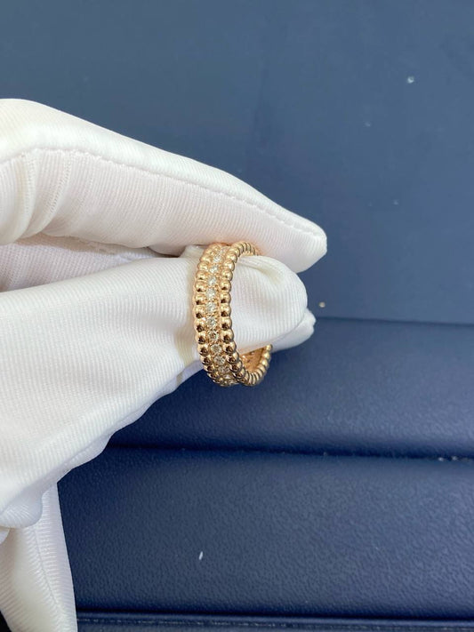 VC one-row diamond ring