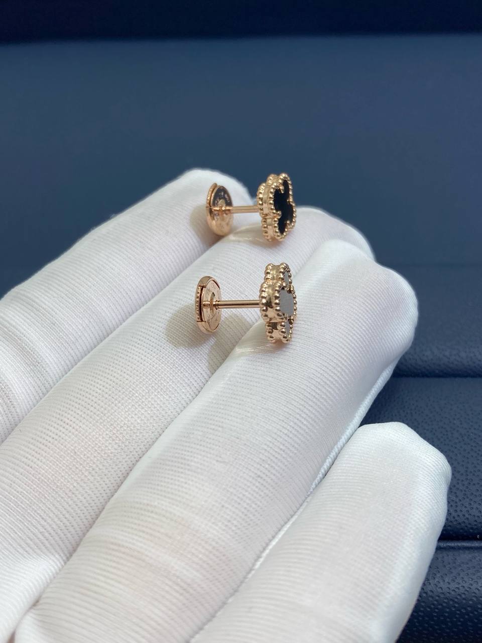 VC grey Mother-of-Pearl earrings, Mini model
