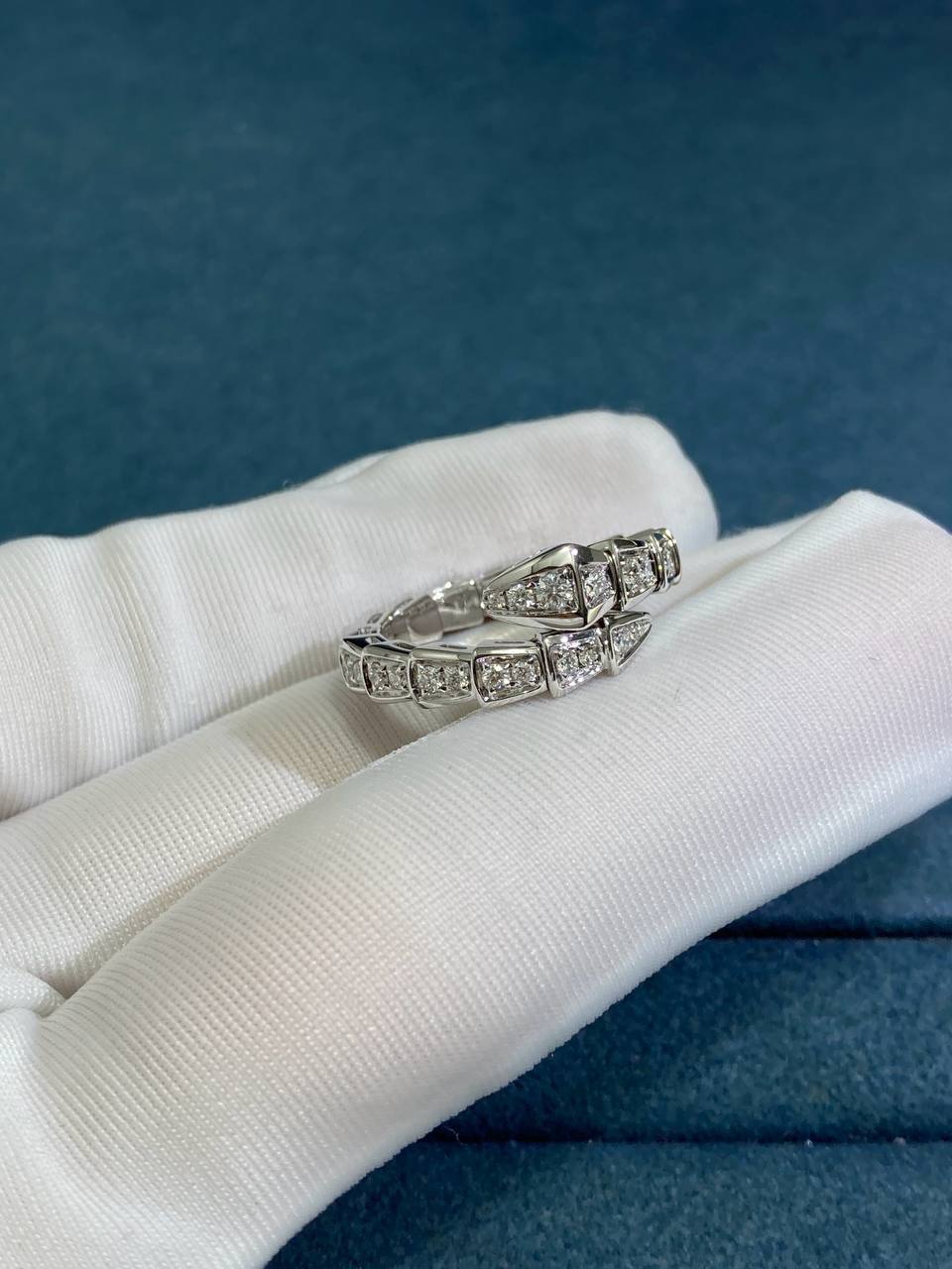Serpenti full pave diamond ring, Small model