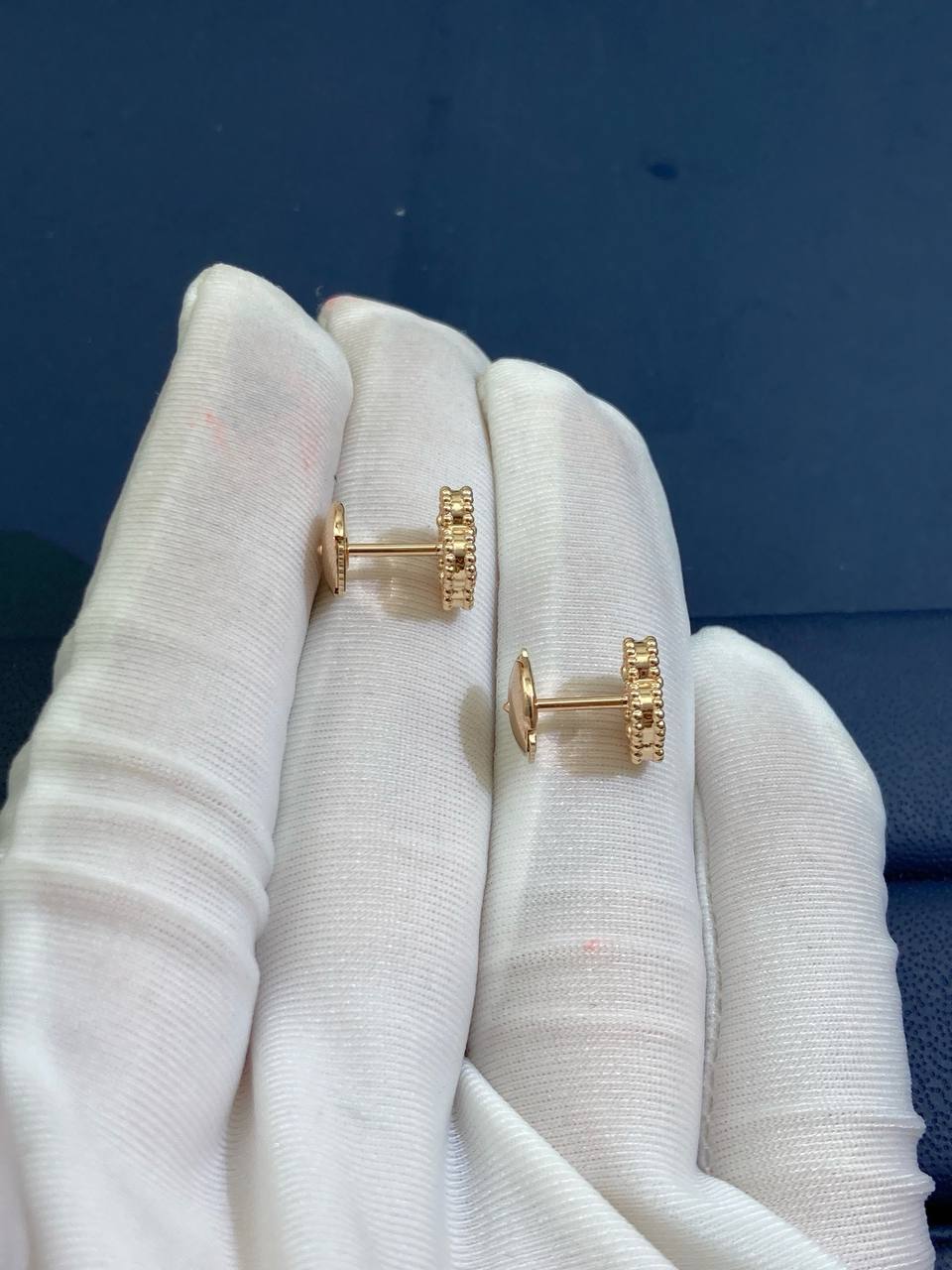 VC Carnelian earrings, Mini model