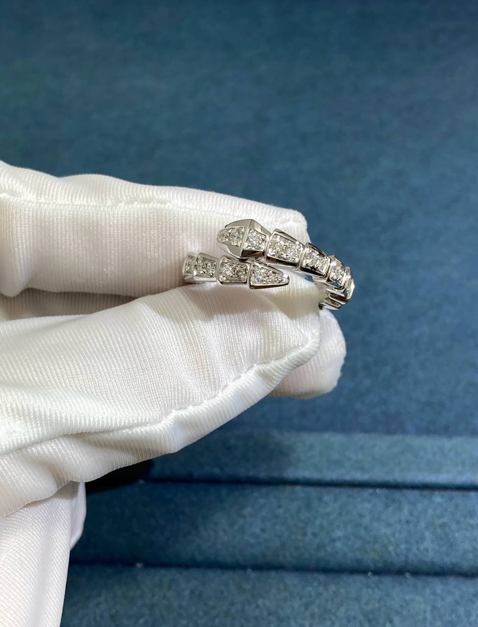 Serpenti full pave diamond ring, Small model