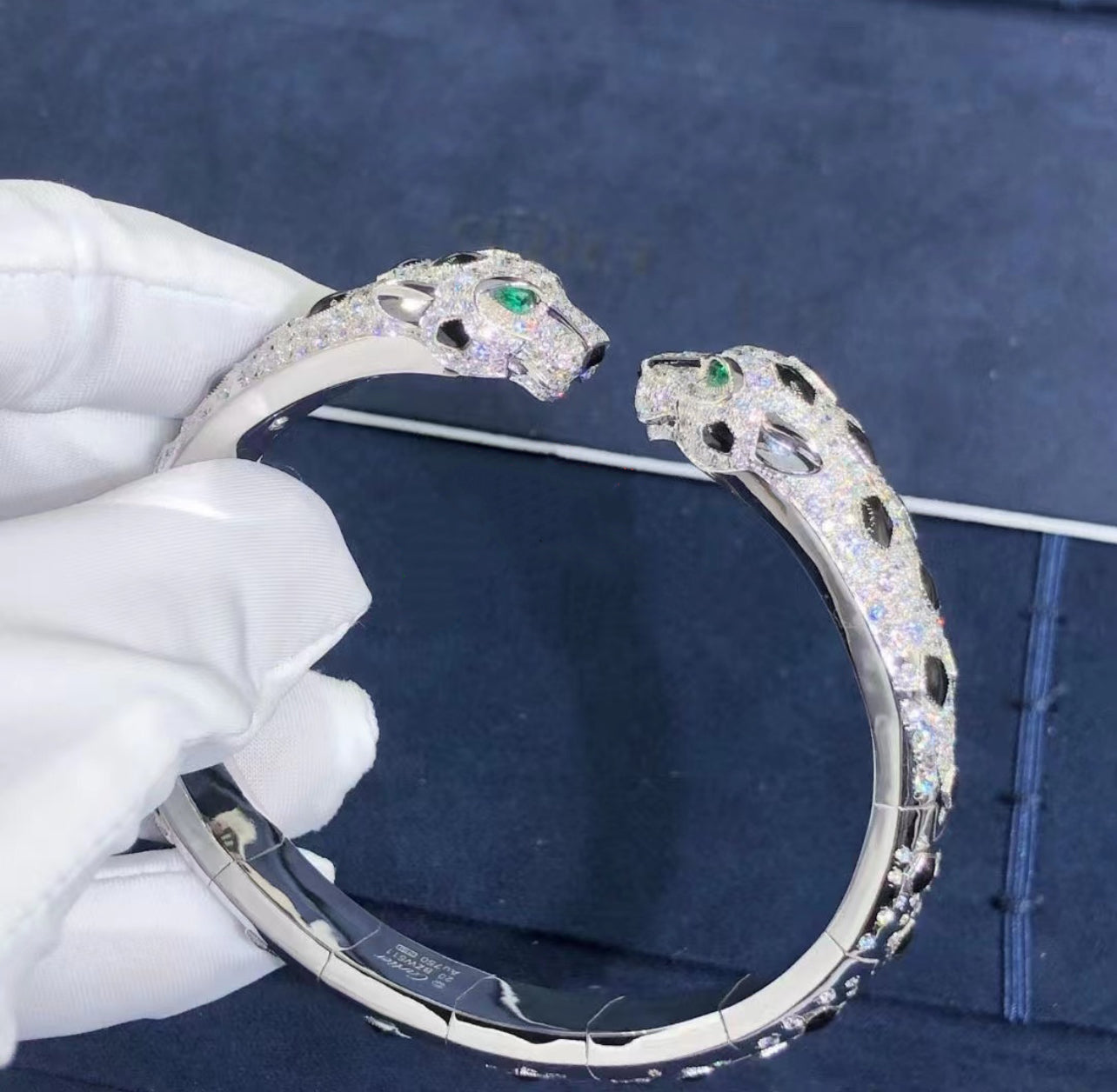 Panther double head half-pave diamond bracelet, Medium model