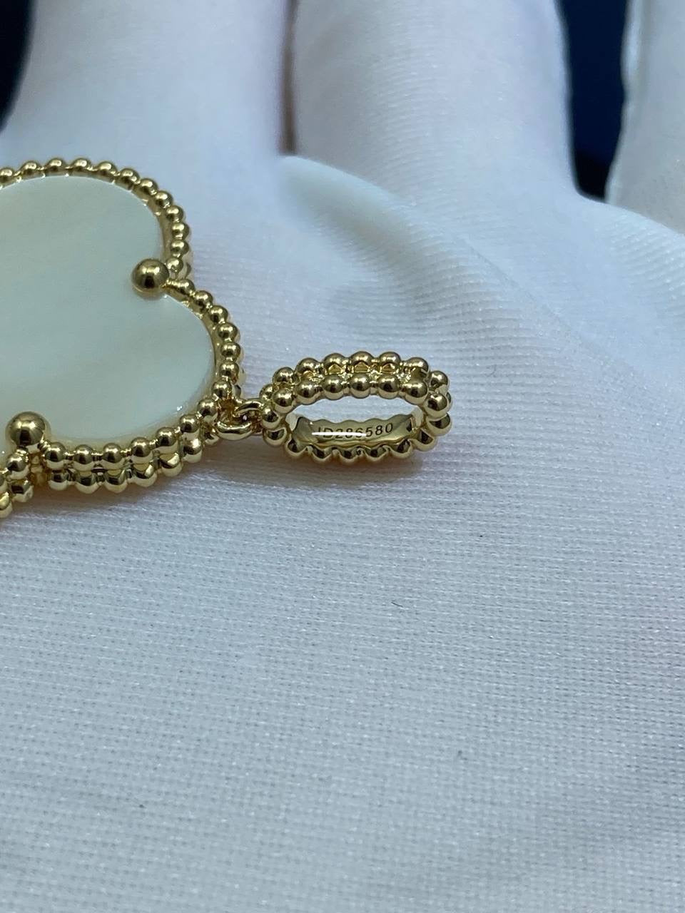 VC Mother-of-Pearl pendant, Large model