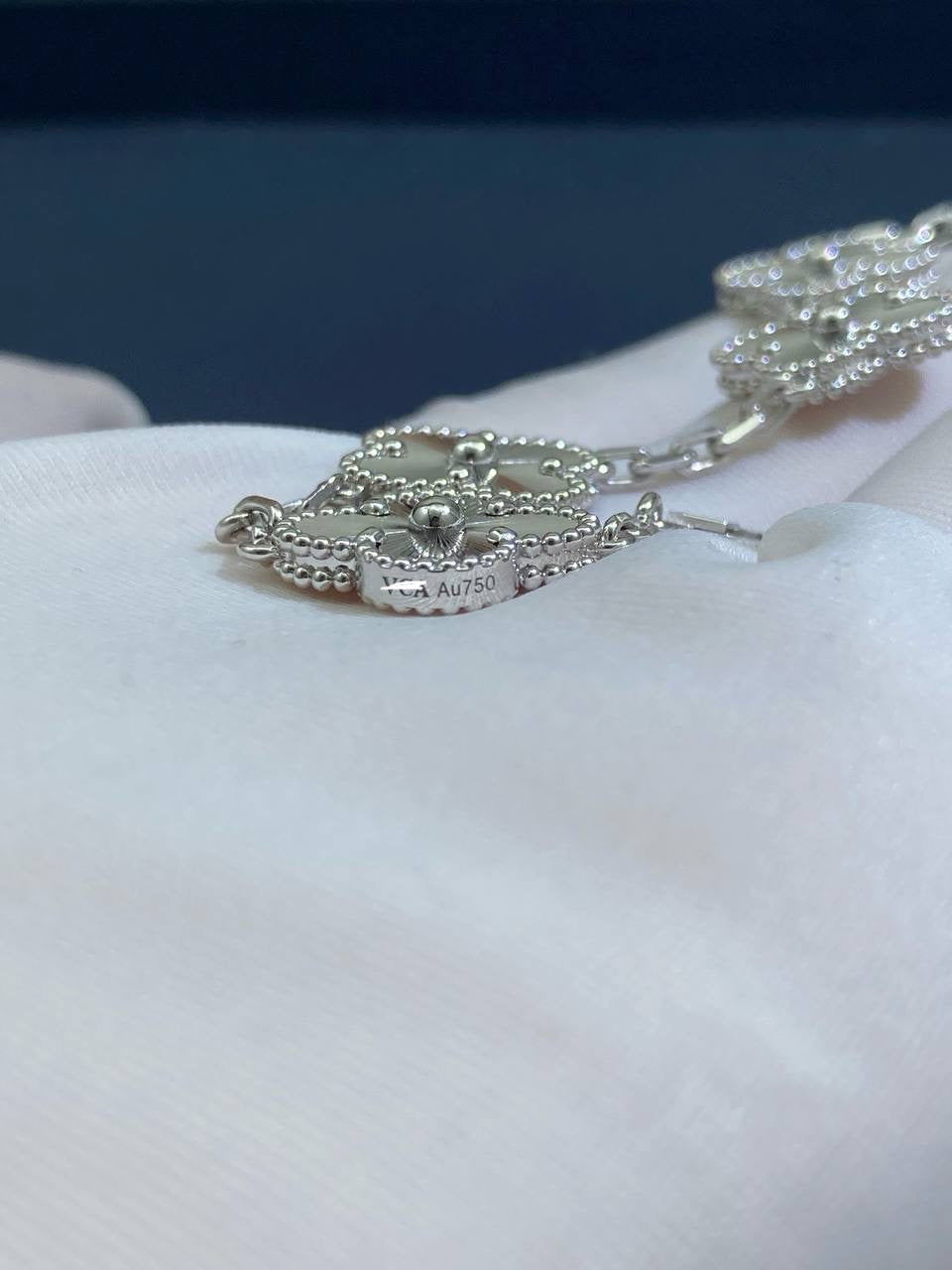 VC Guilloche bracelet