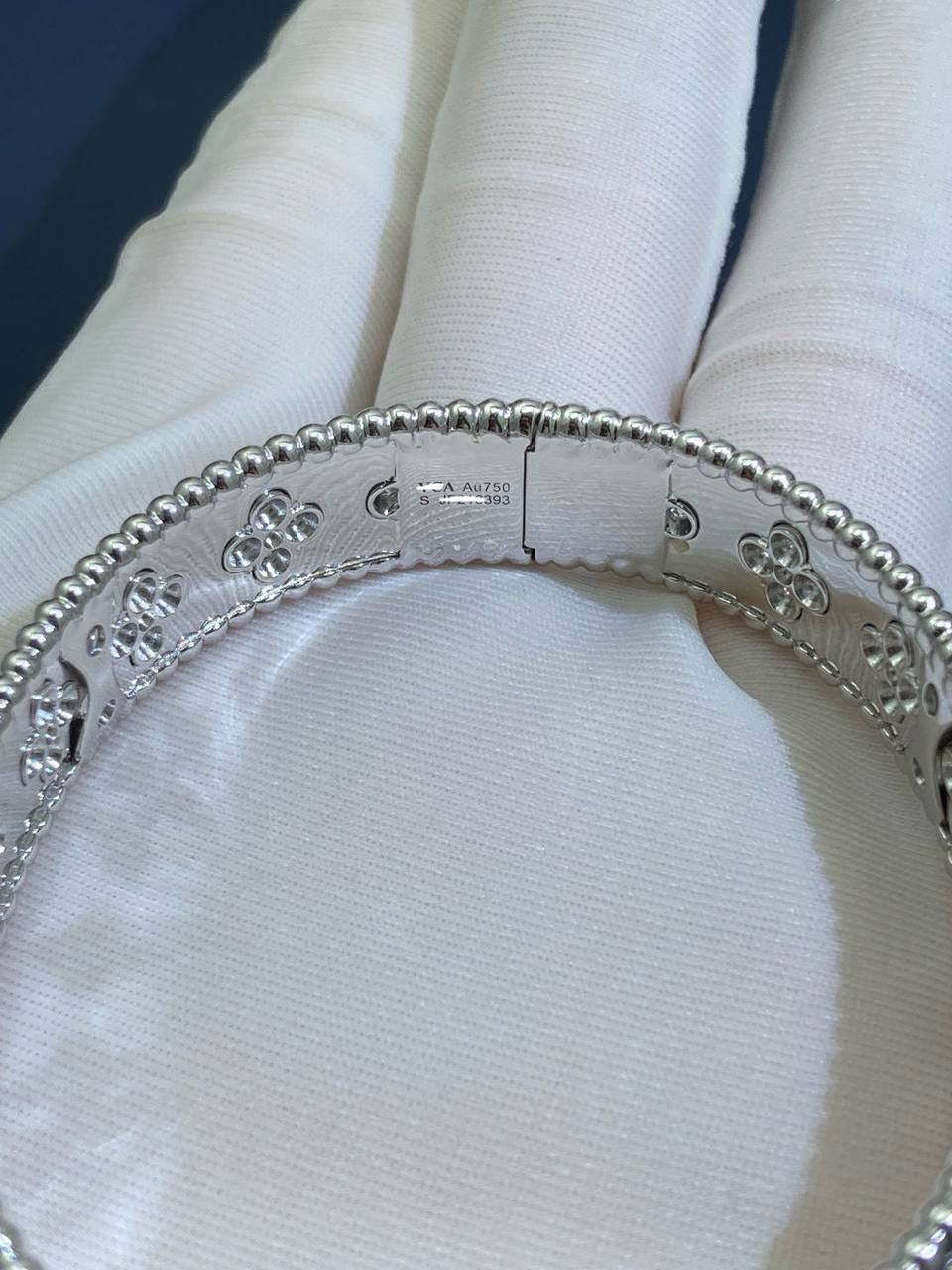 VC bracelet with diamonds, Medium model