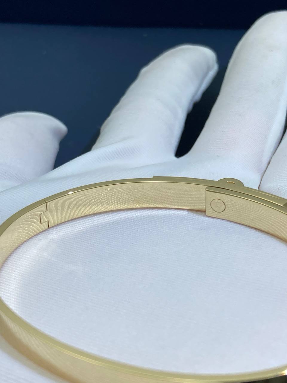 HRMS bracelet with diamonds