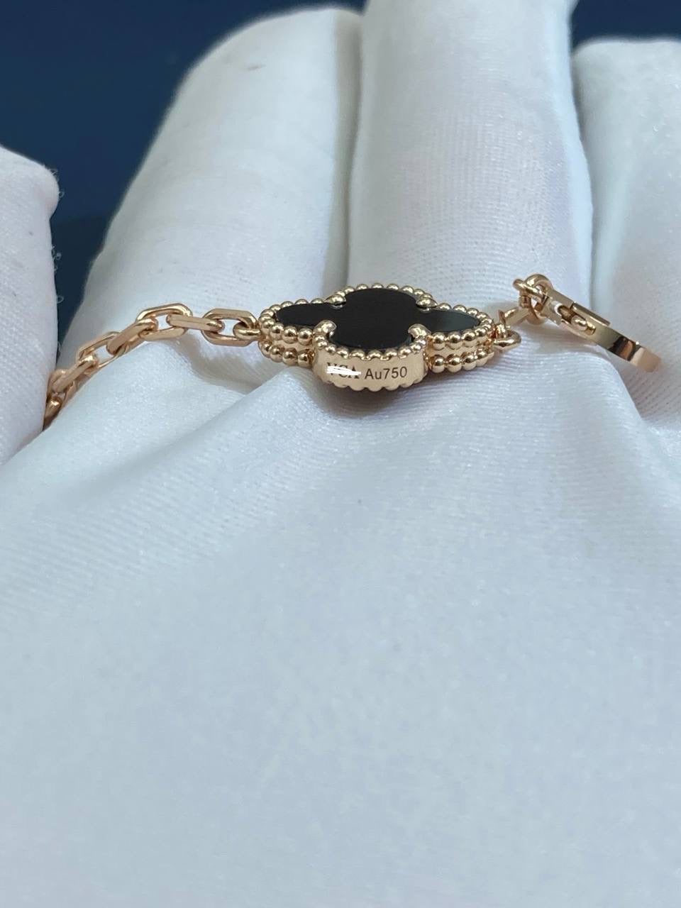 VC grey Mother-of-Pearl bracelet with diamonds