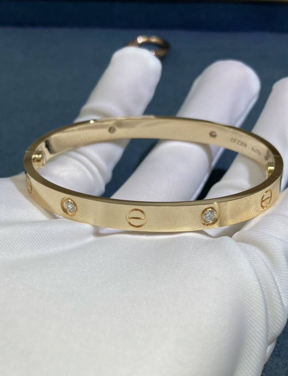 Love bracelet with 4 diamonds, Classic model