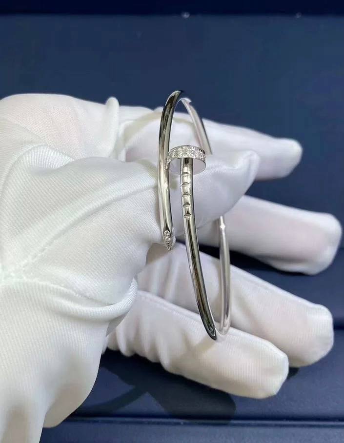 Nail bracelet with diamonds, Small model