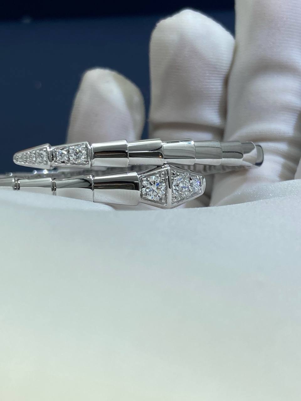 Serpenti bracelet with diamonds