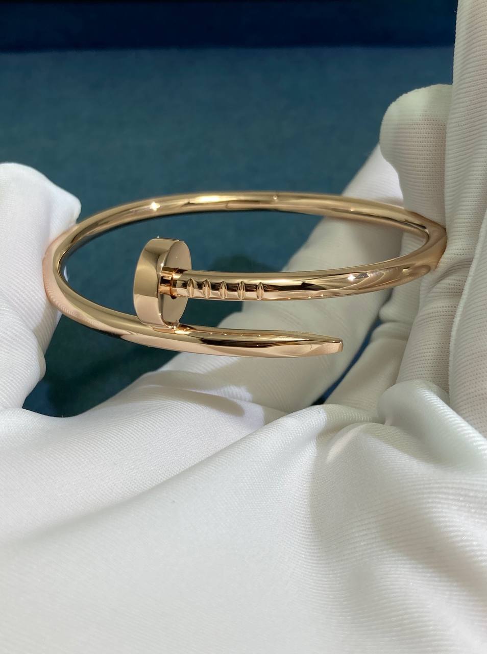 Nail bracelet, Medium model