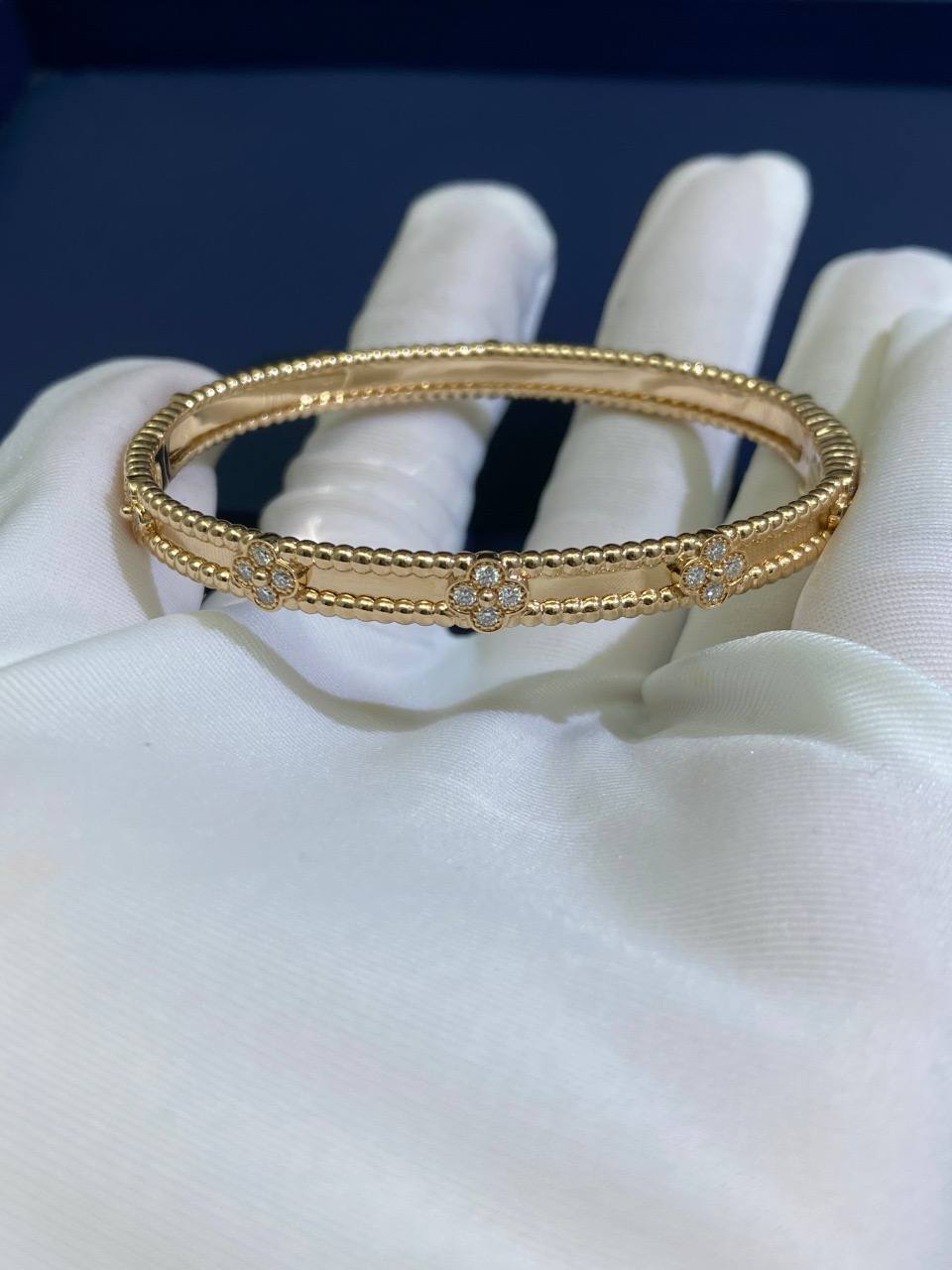 VC floral bracelet with diamonds