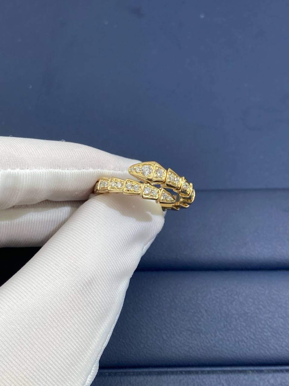 Serpenti full pave diamond ring, Small model