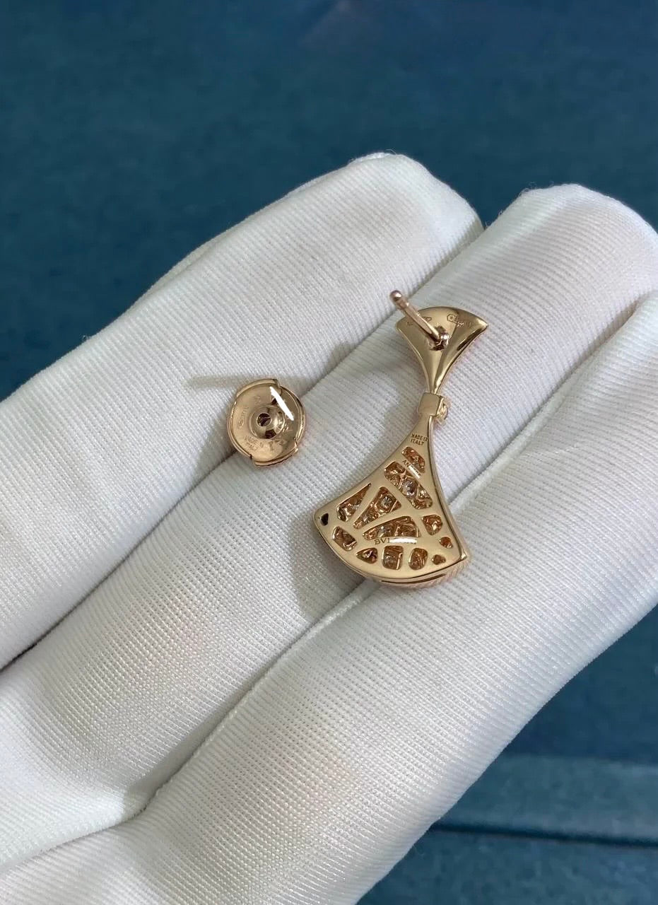 Diva earrings with diamonds