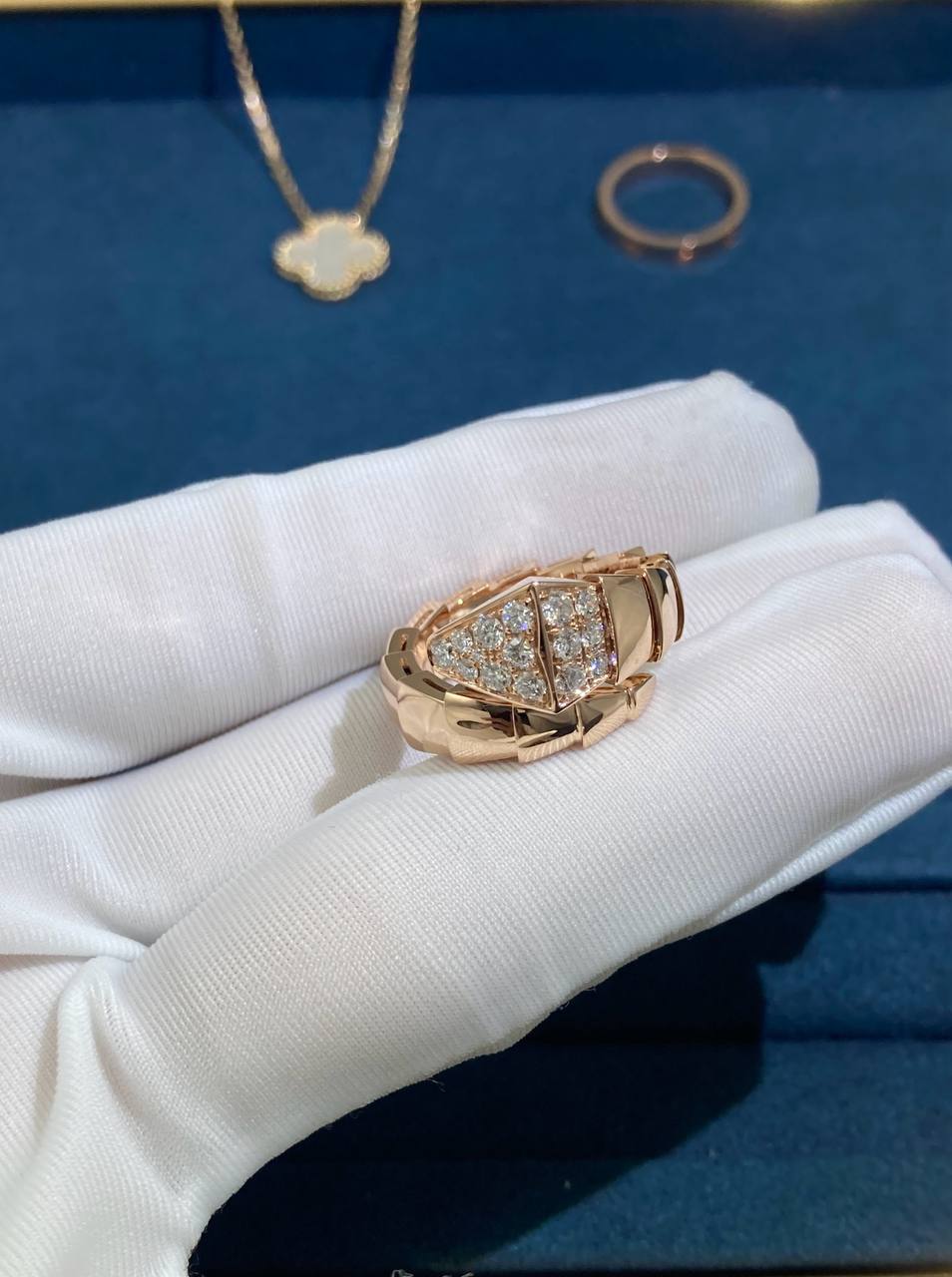 Serpenti ring with diamonds, Large model