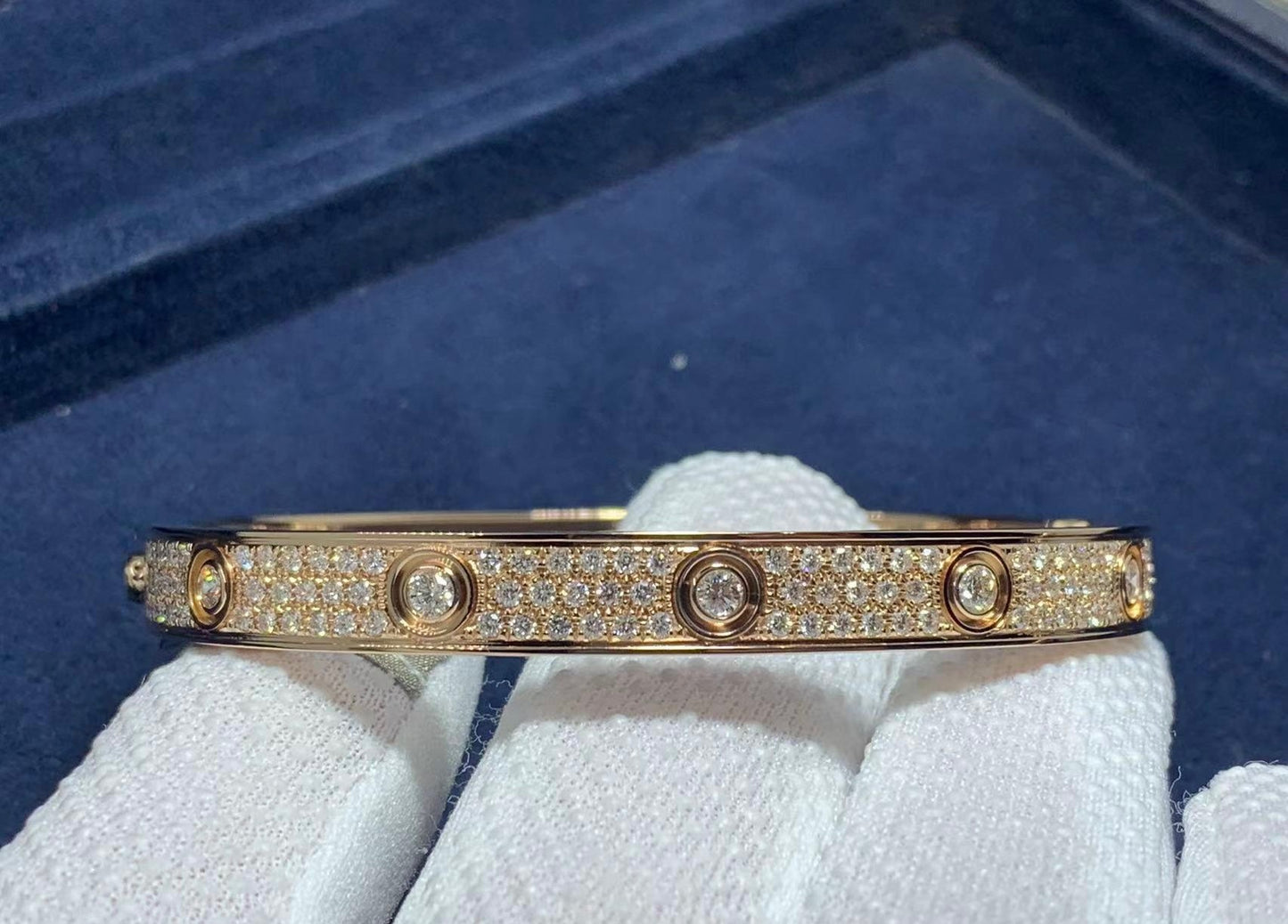 Bracelet Love entièrement pavé de diamants