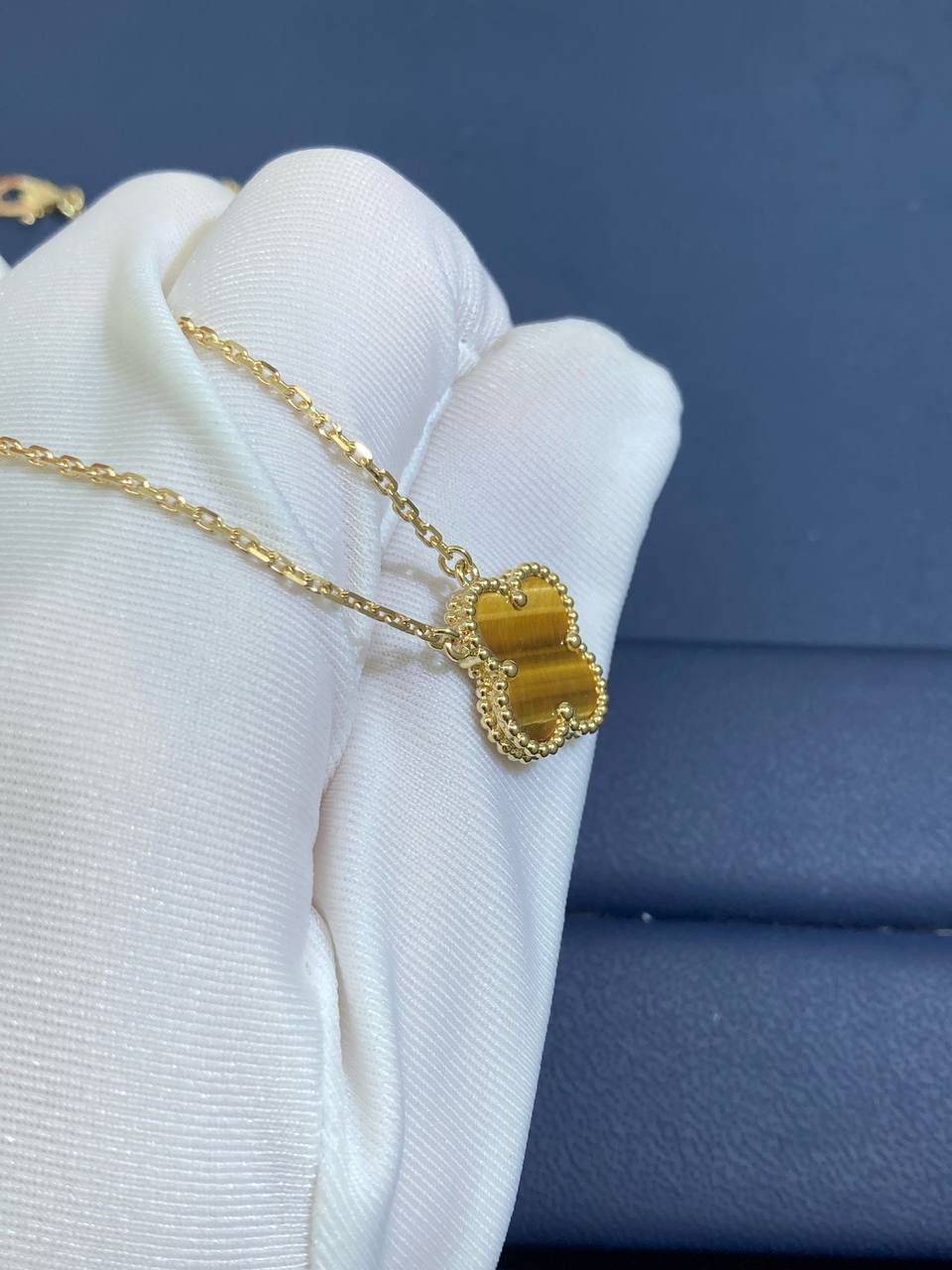 VC Tiger’s eye pendant