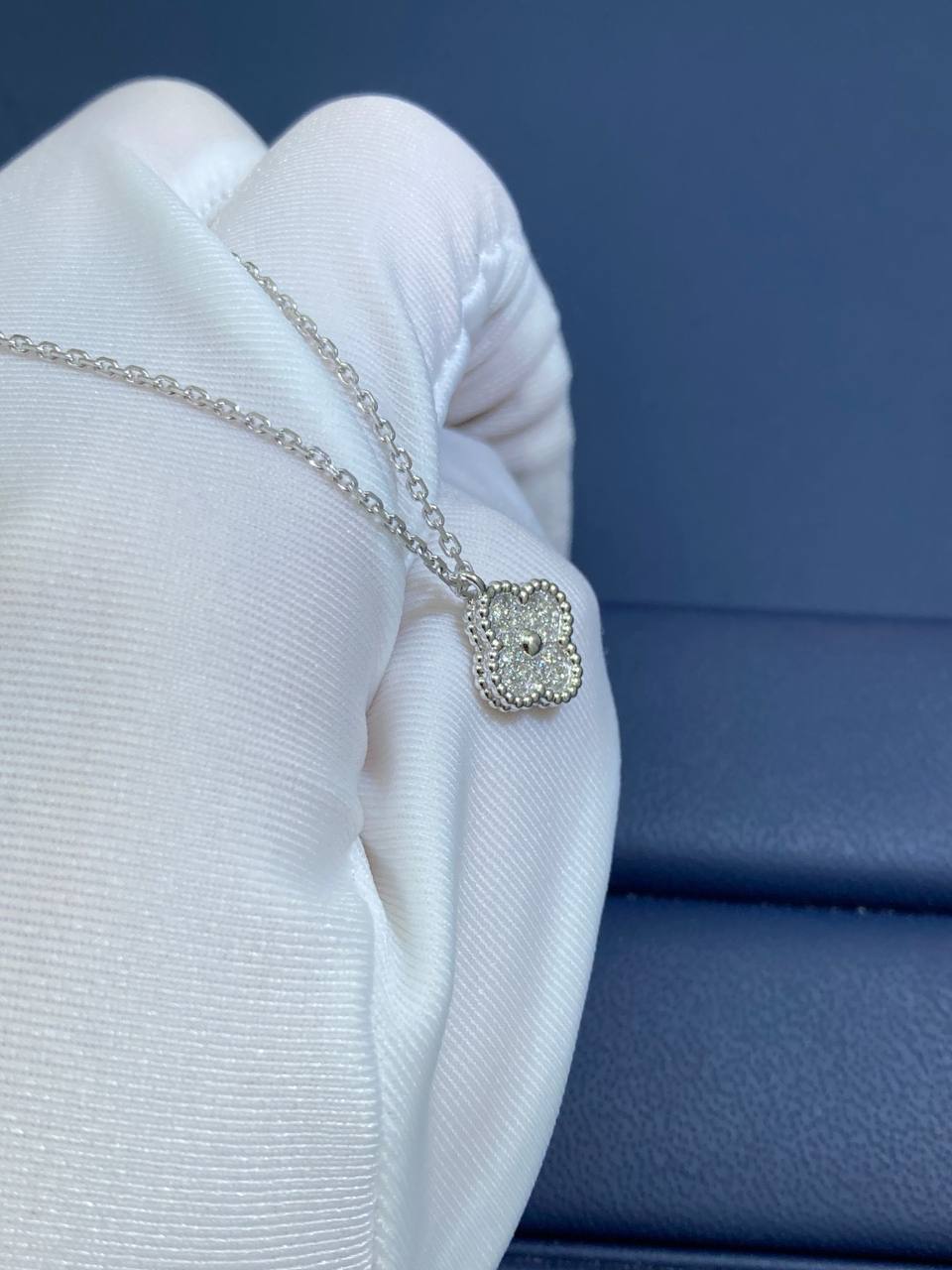 VC full pave diamond pendant, Mini model