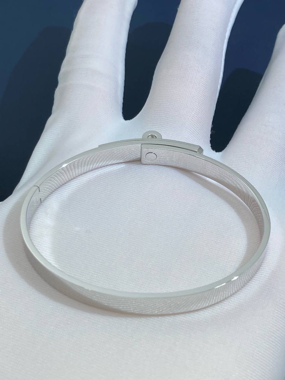 HRMS bracelet with diamonds