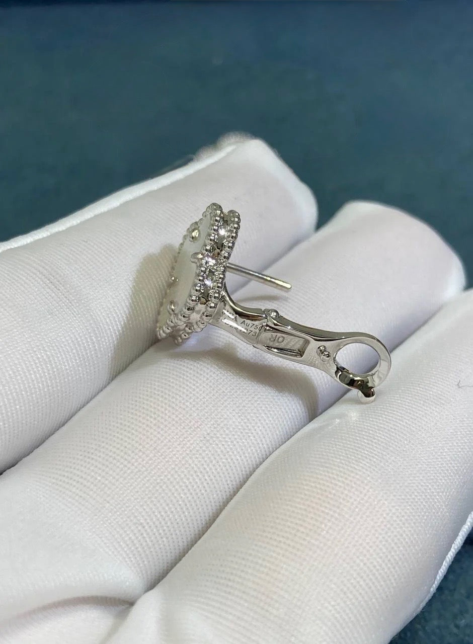 VC Mother-of-Pearl earrings 15mm