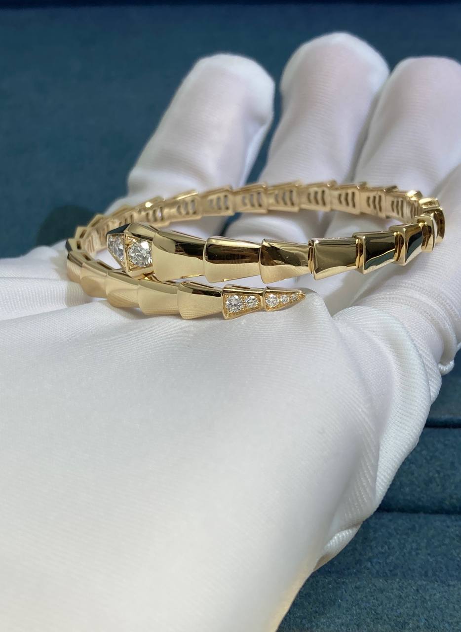 Serpenti bracelet with diamonds