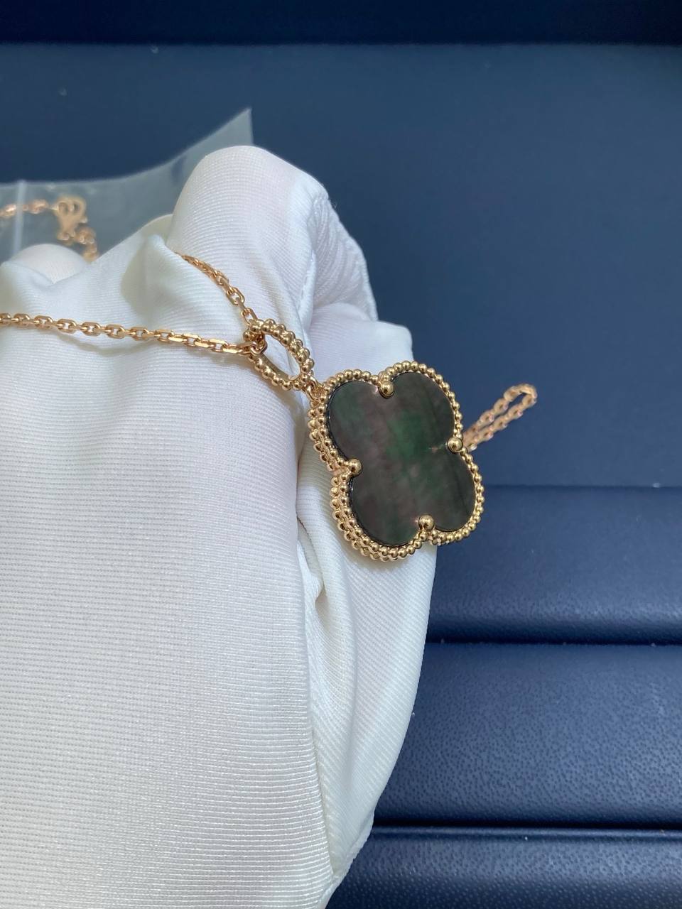VC grey Mother-of-Pearl pendant, Large model