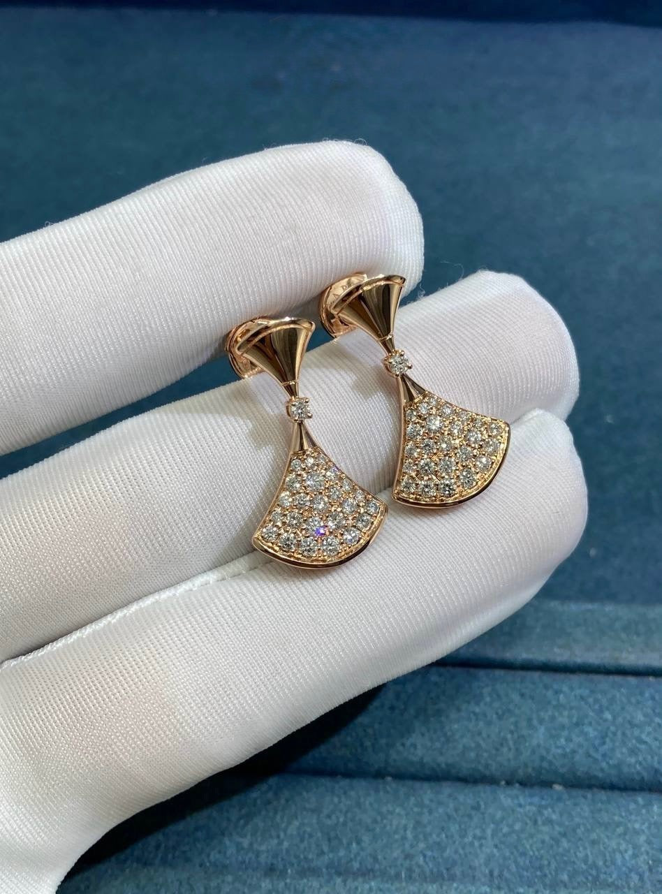 Diva earrings with diamonds
