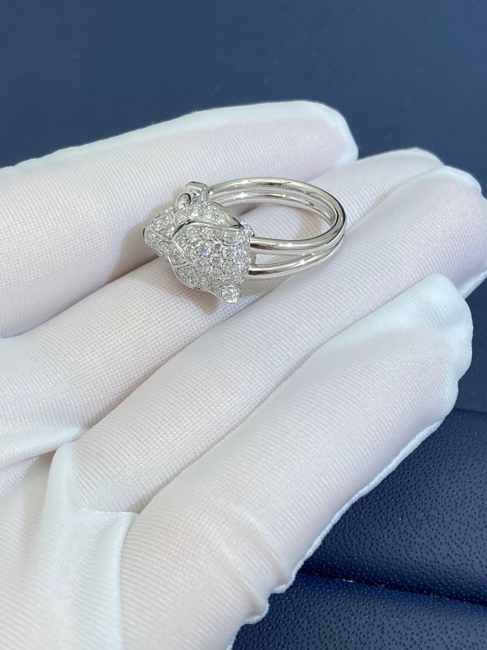 Panther ring, diamond paved