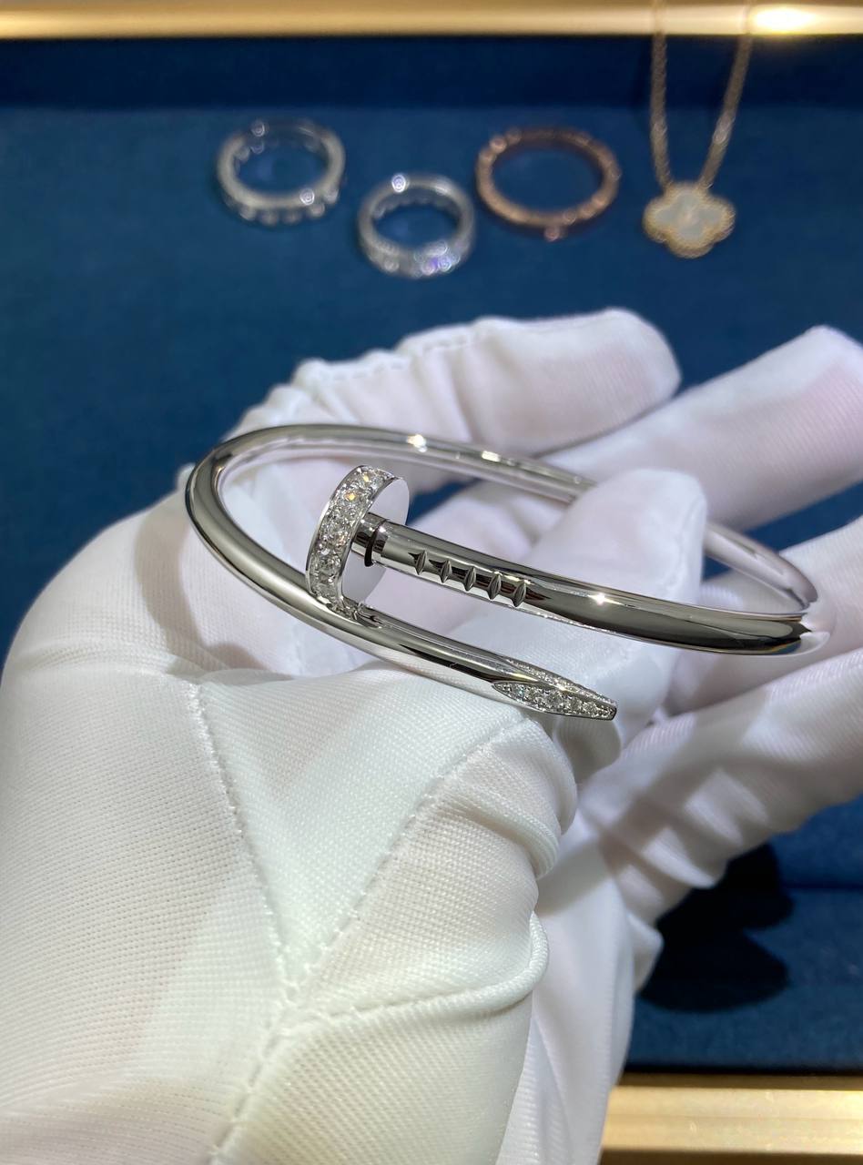 Nail bracelet with diamonds, Medium model