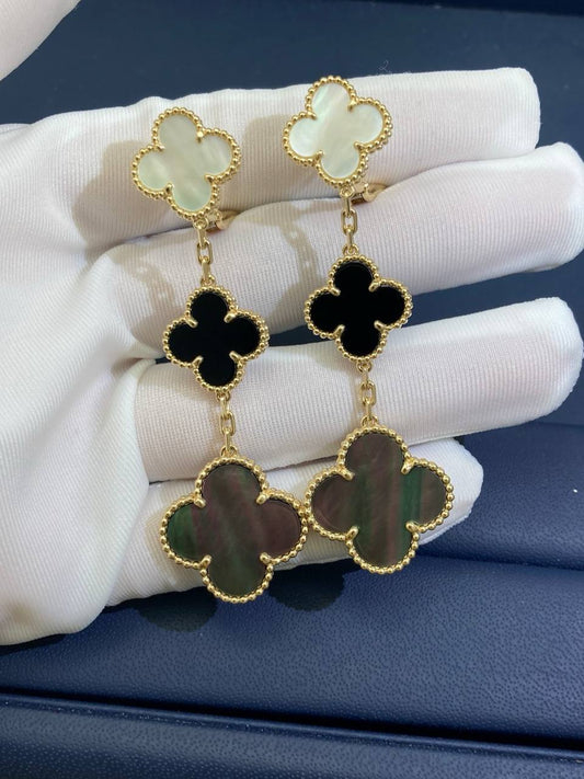 VC 3 motif Mother-of-Pearl and Onyx earrings