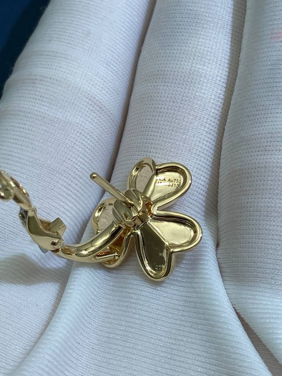 VC Floral earrings with diamonds, Small model