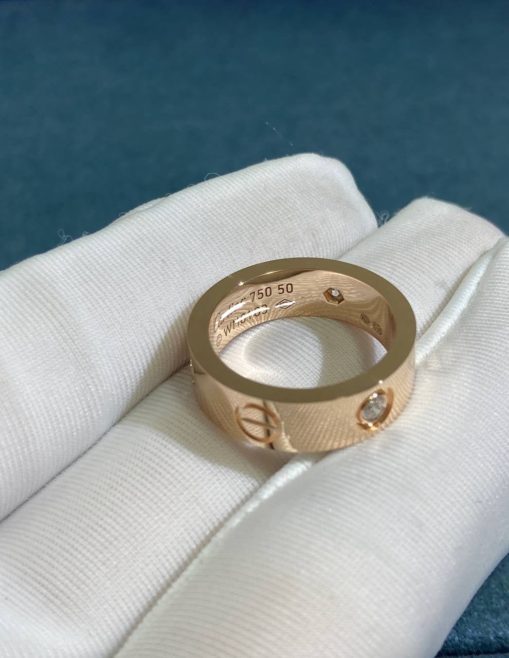 Love ring with 3 diamonds, Classic model