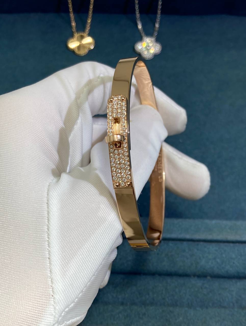 HRMS bracelet with diamonds