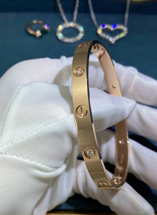 Love bracelet with 4 diamonds, Classic model