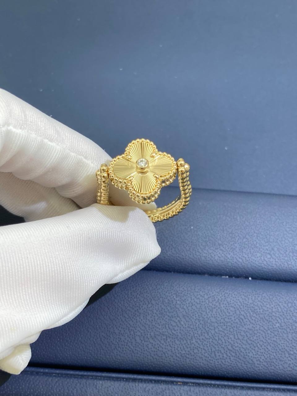 VC Guilloche reversible ring