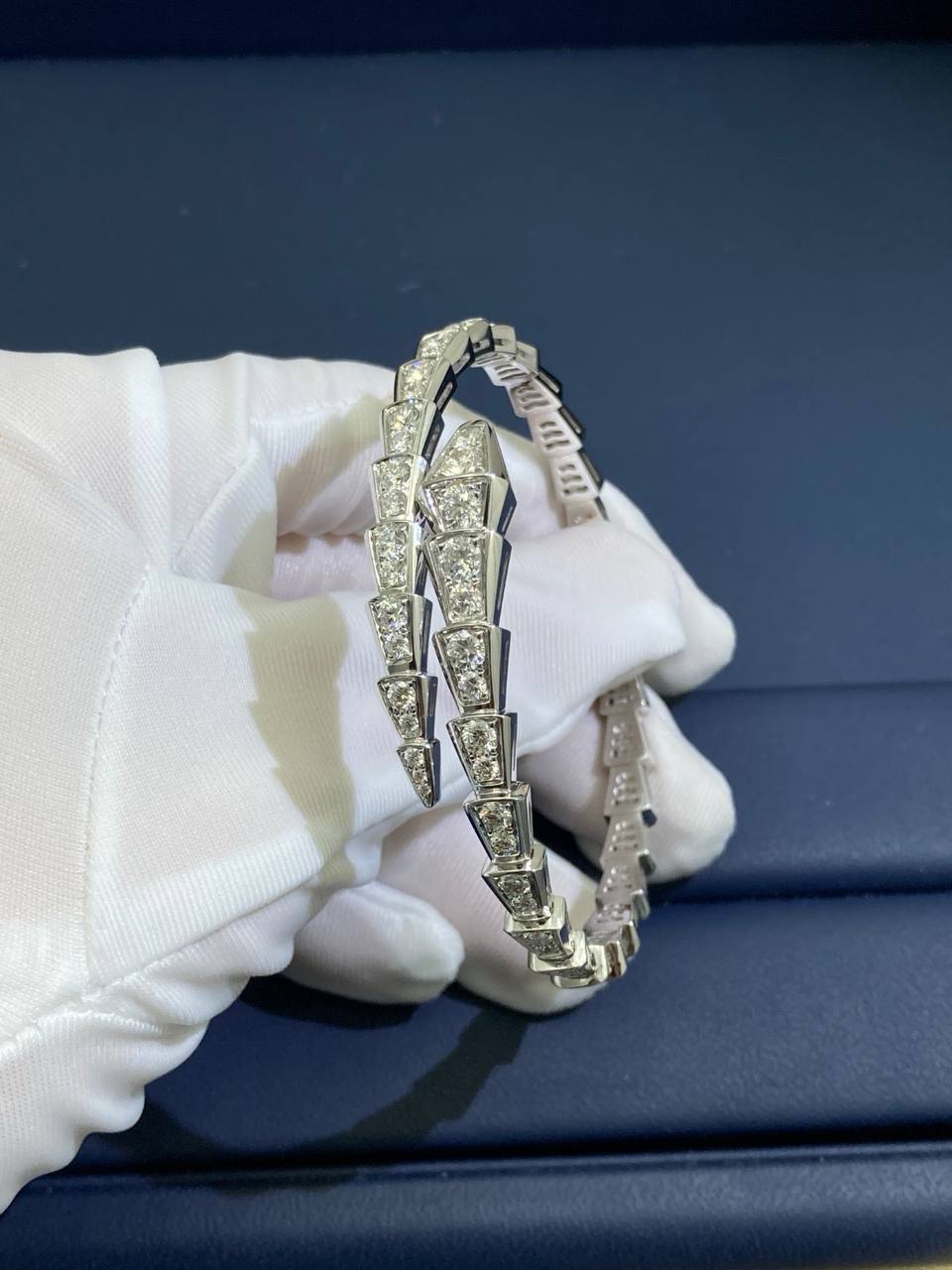 Serpenti full pave diamond bracelet, Classic model