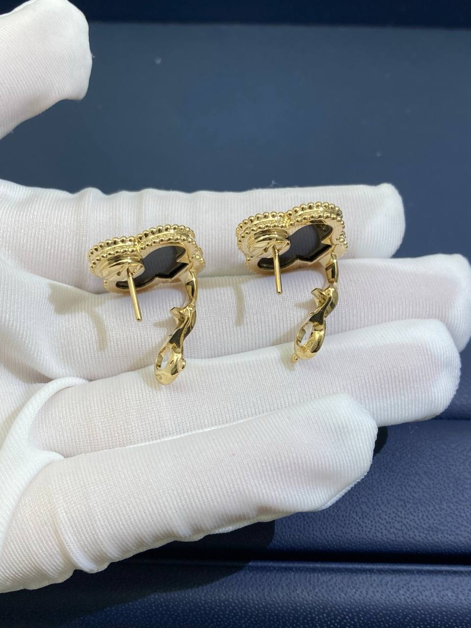 VC Onyx earrings 20mm